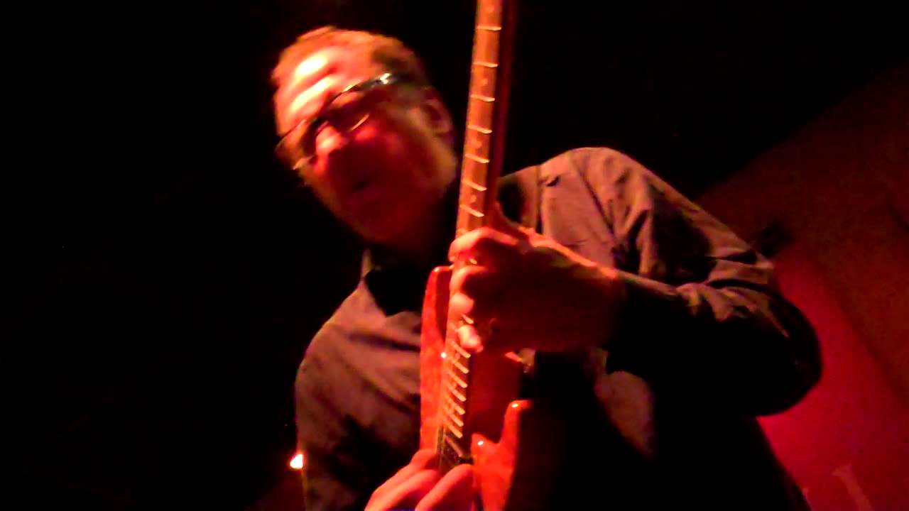 Eric Marienthal and Chuck Loeb perform The Blues App  Live at Spaghettinis