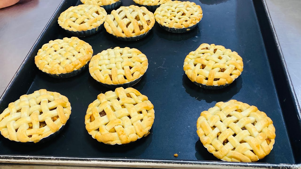 How to Make Apple Pie | Short Paste | Training Session (Raw Video)