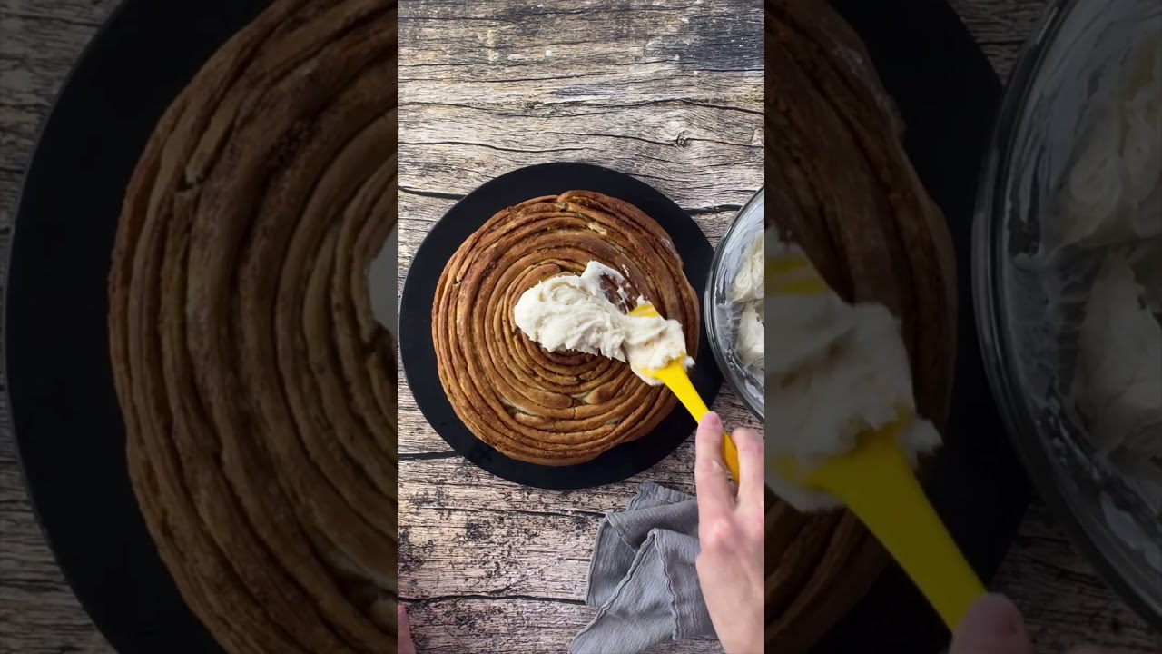 Cast Iron Skillet Cinnamon Roll Cake #castiron #castironskillet #cinnamonrolls