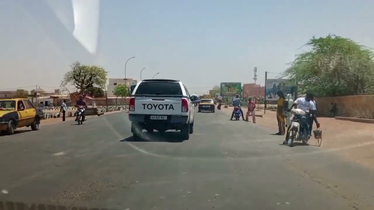 Driving. Ville de Kaolack (Sénégal) première partie