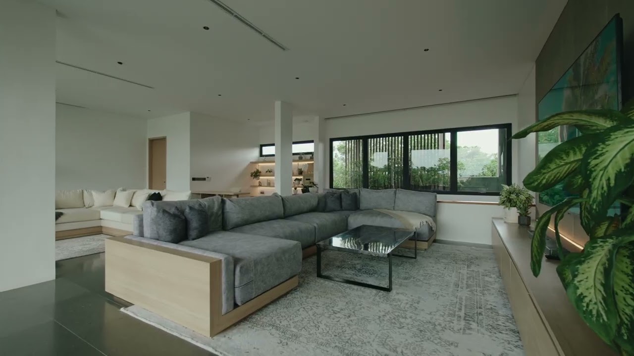 Luxury Modern Estate in Tumbakbayuh | 33-Year Leasehold