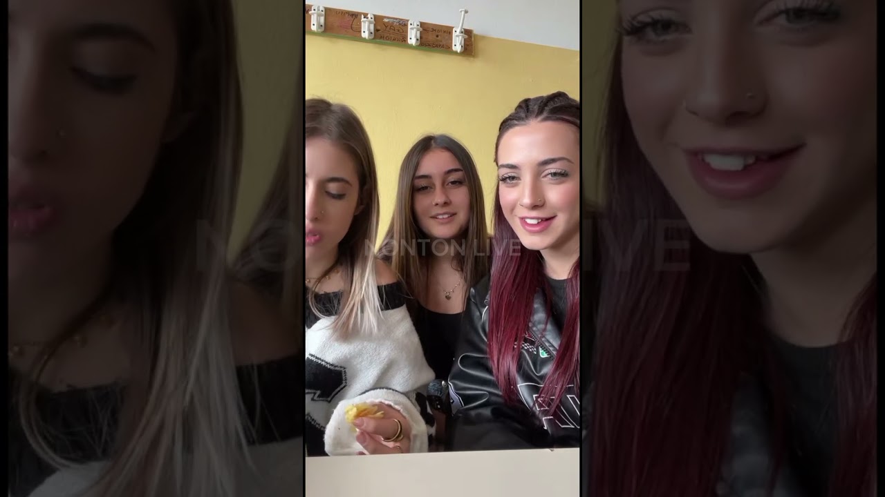 Активность🥳 Три девушки на территории кампуса