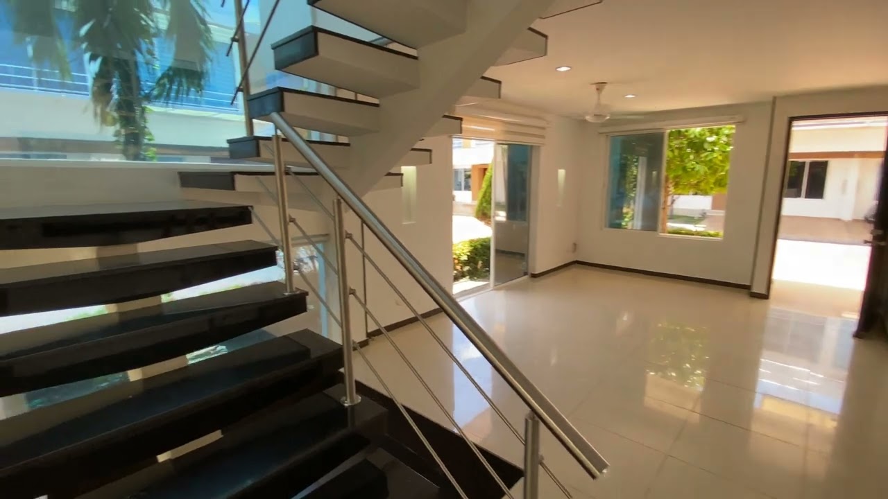 Se vende Espectacular Casa en Girardot Club Residencial Los Ángeles