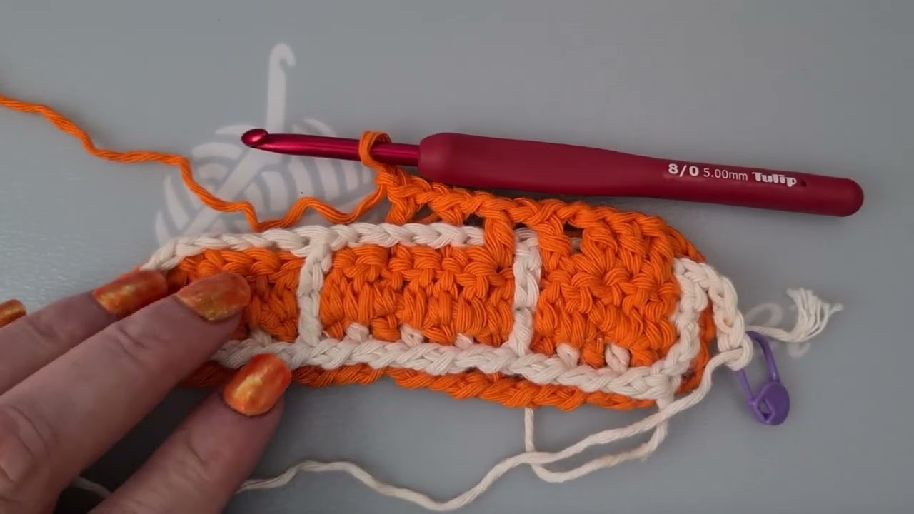 Interlocking filet crochet with solids DF, DB row 5A