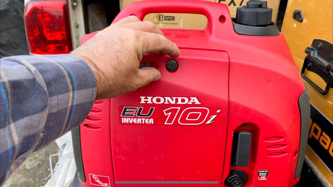 Давайте взглянем на мой генератор Honda EU10i, который я использую для кемпинга в лесу.