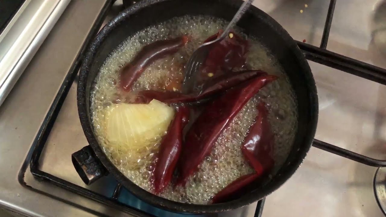 C&oacute;mo cocer chiles secos para cualquier salsa