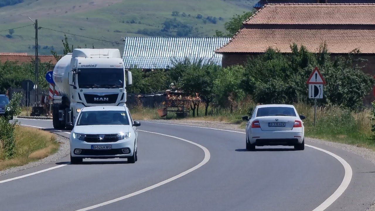 Accident cu 2 răniți între Brateiu și Mediaș | Un tânăr de 23 ani a intrat pe contrasens | novatv.ro