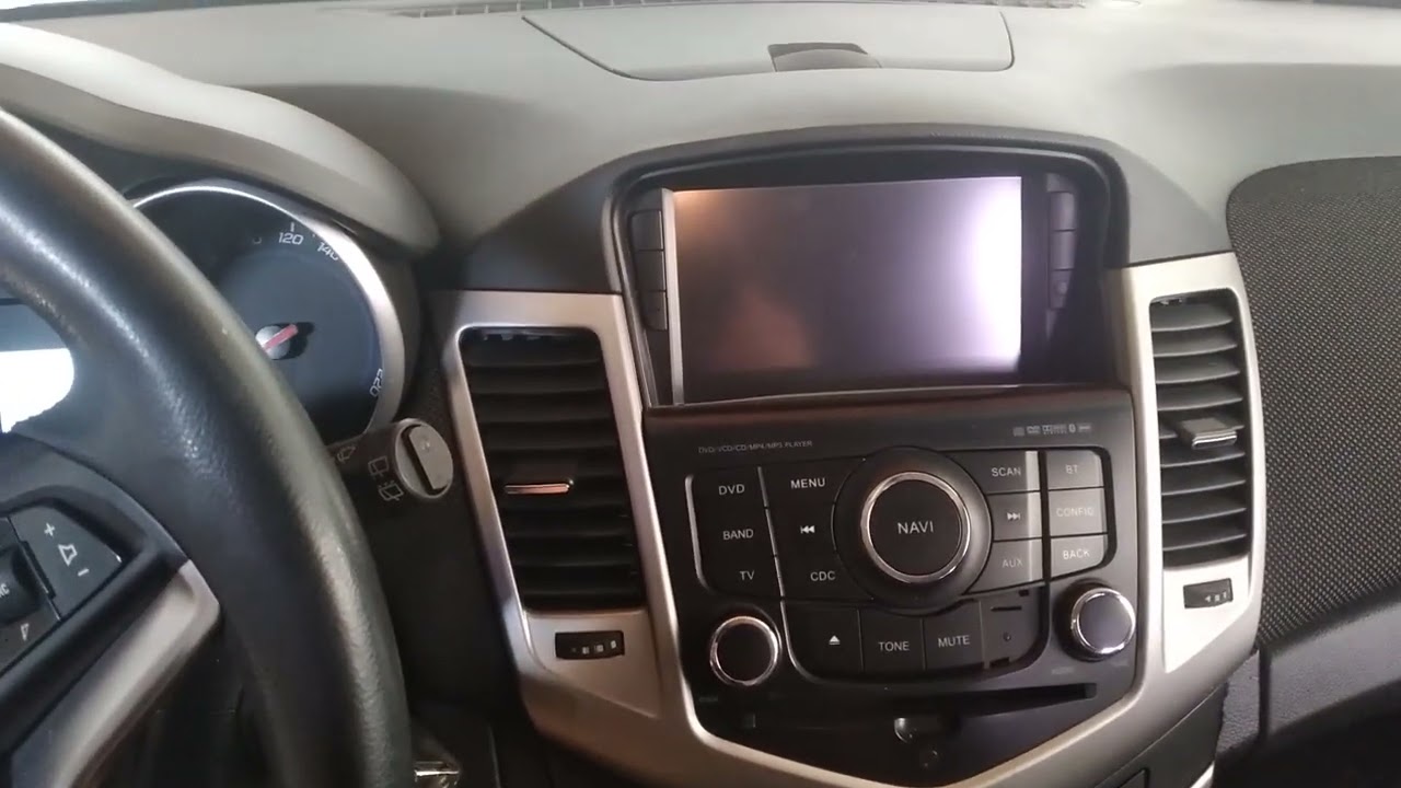 Cruze desligando e ligando multimidia sozinho , direção elétrica ficando dura e o carro morrendo .