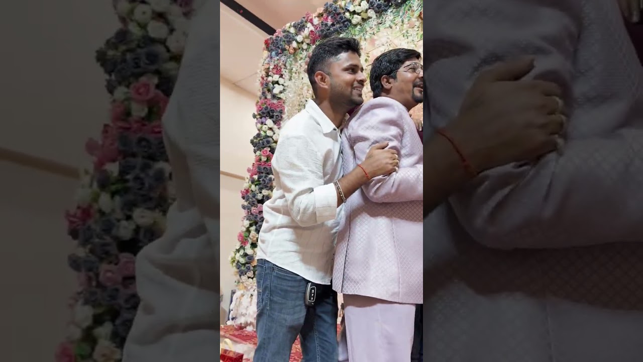 इंजीनियरिंग कॉलेज की मैडम और यूट्यूबर दूल्हा की शादी में मनीष कश्यप का अनोखा तोहफ़ा! स्टेज पर धमाल।