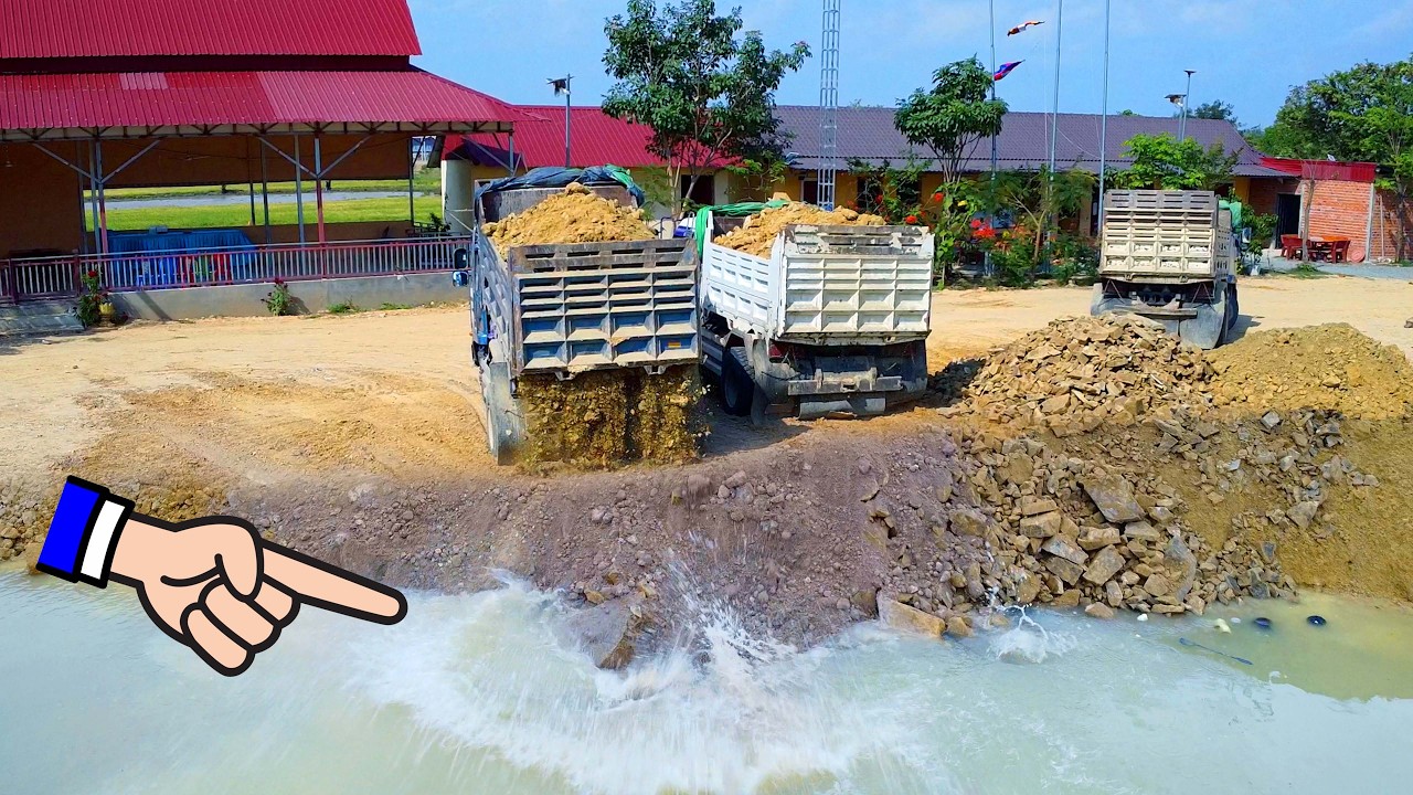 Start Landfill!! Transforming a Landfill Dumping & Dozer in Action!