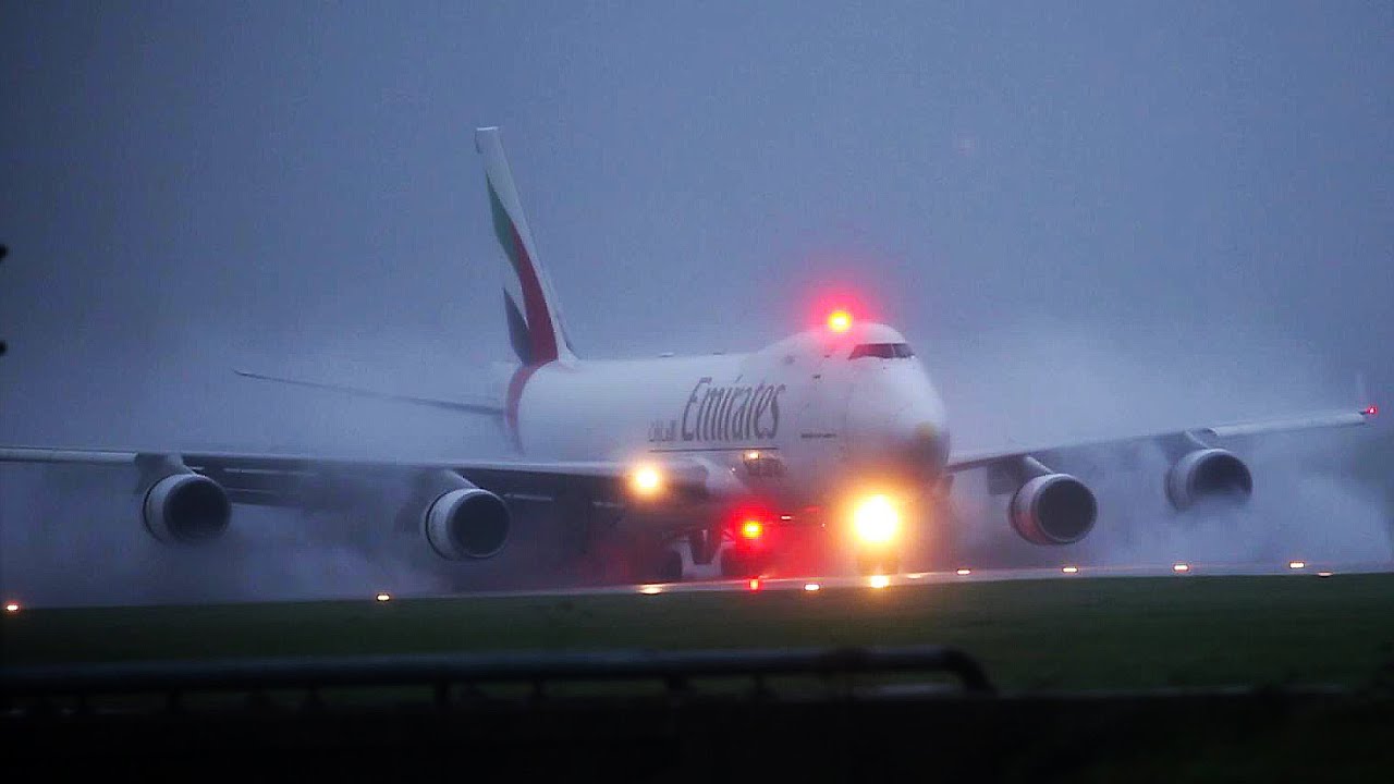 B747 Emirates super wet reverse thrust 2015 vs 2012 recordings