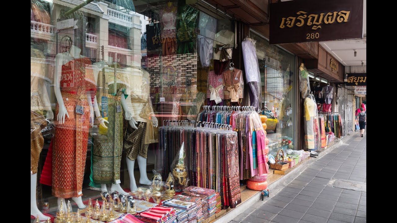 [4K] Large fabric textile market on Bangkok little India at Phahurat road