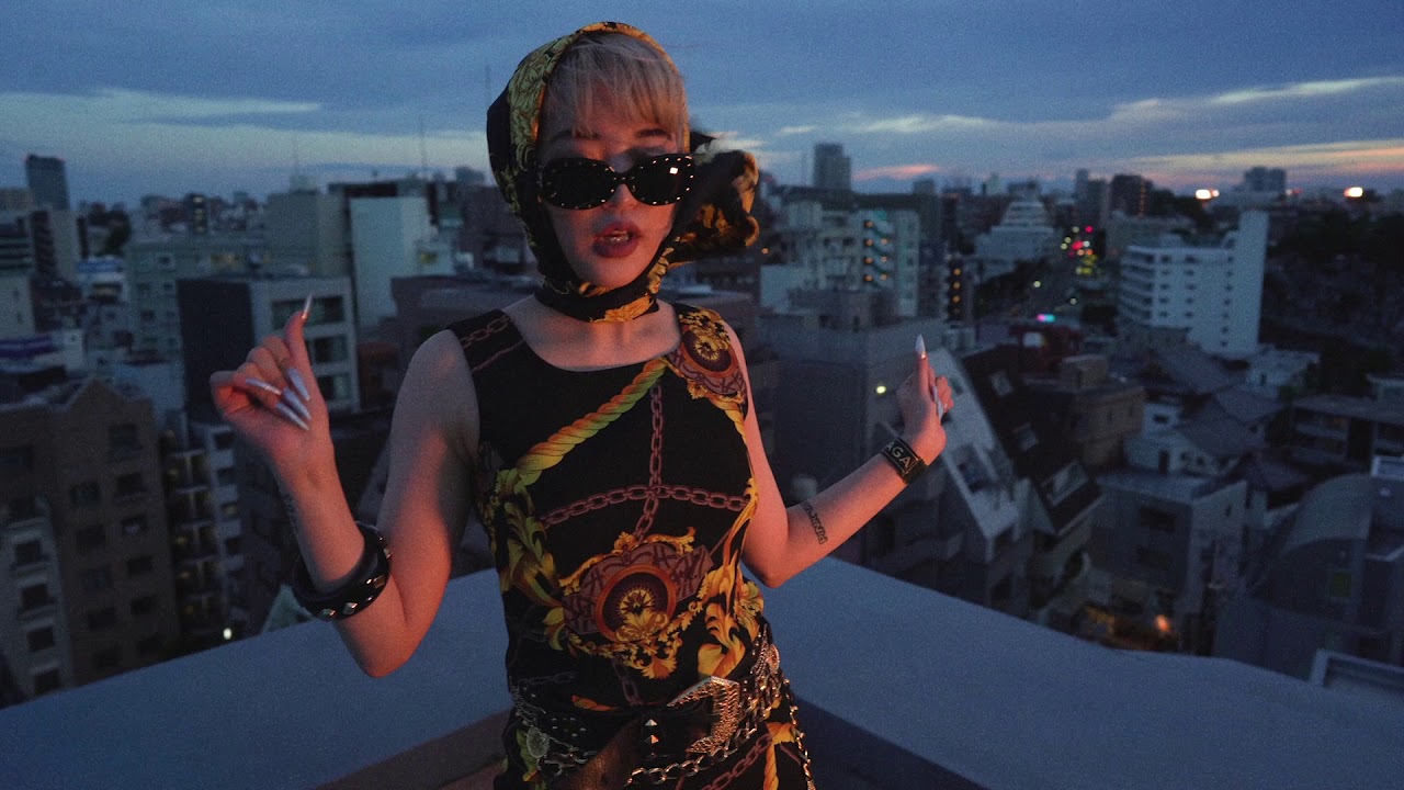 Elle Teresa - 6 AM [Dir. By: @amaraworldwide]