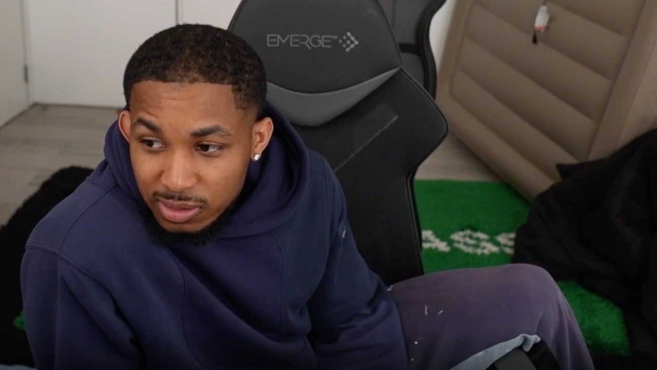 LATE NIGHT STREAM