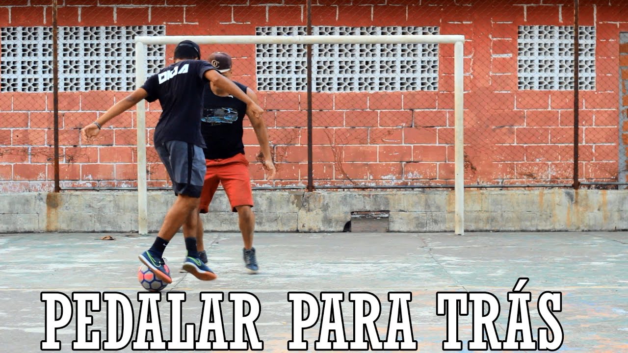 Como driblar seu adversário: Pedalada para trás #30 - FOOTZ