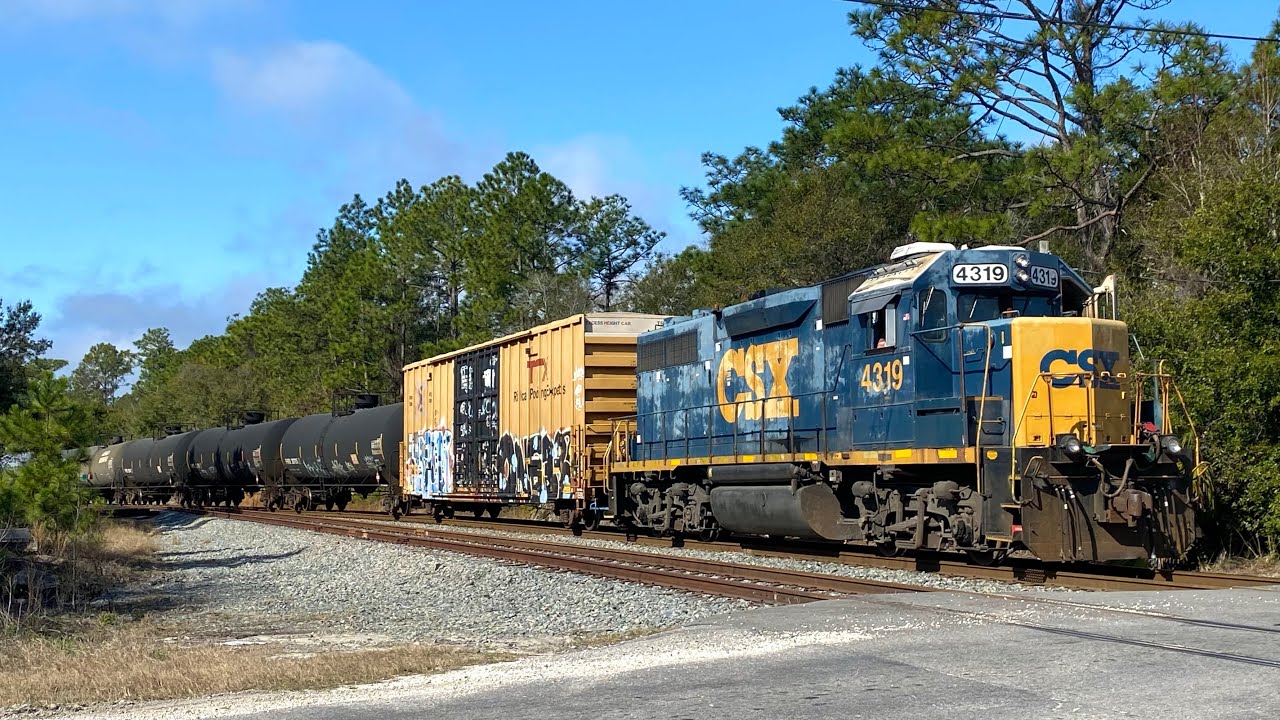 Rare CSX EMD GP39-2 on L716-01 on the Dames Point Spur