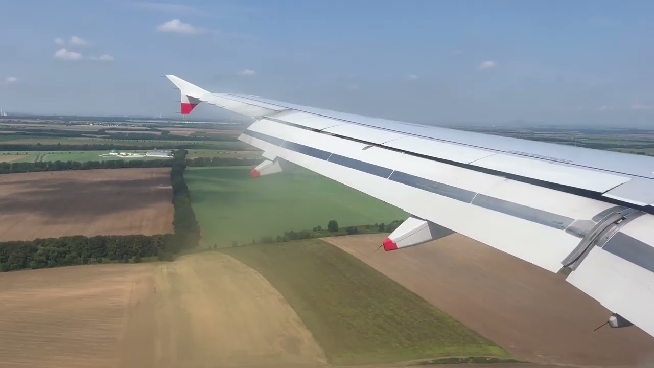 British Airways Airbus A320 Landing in Prague (PRG)