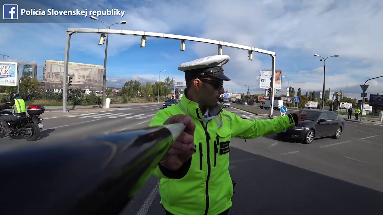 Riadenie križovatky z netradičn&eacute;ho pohľadu