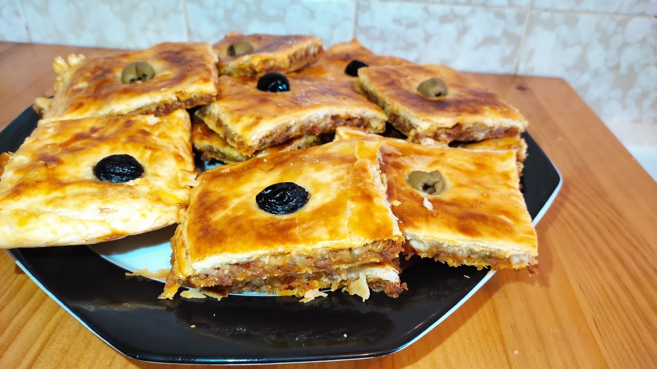 Pizza al estilo lasaña | muy rico y delicioso 😋 | بيتزا لازانيا لاديدا 😋