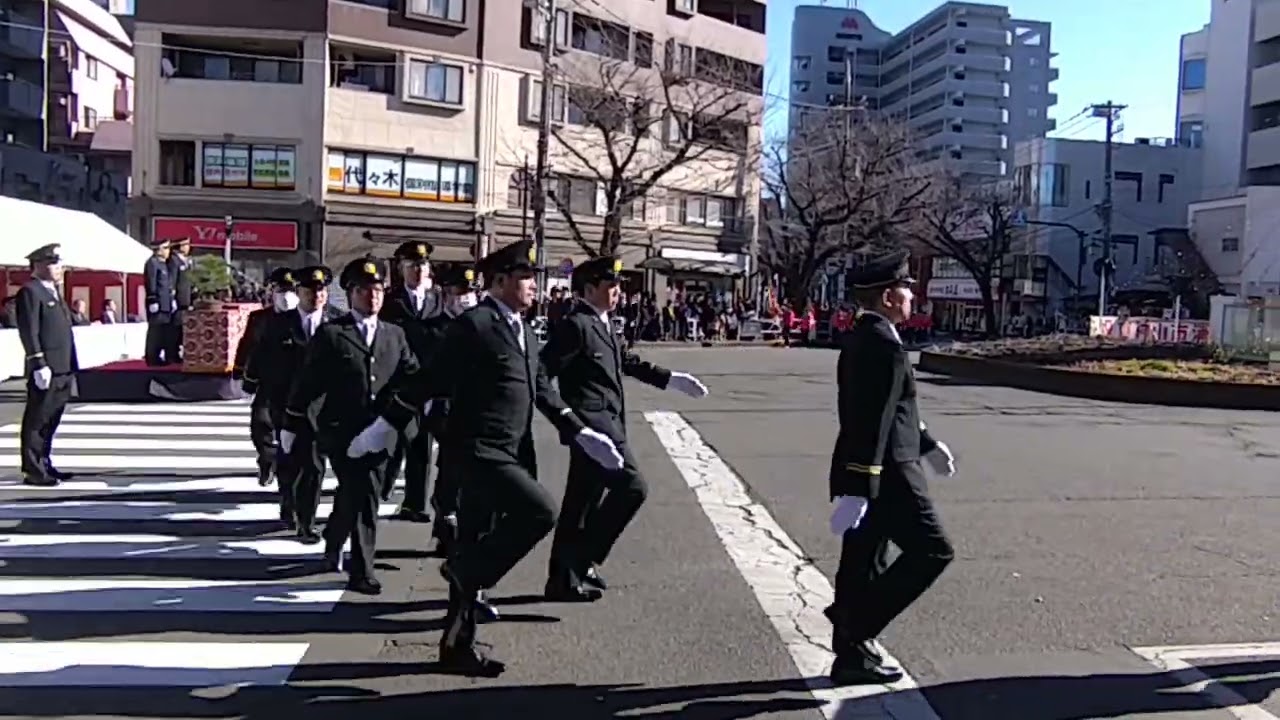 東村山市消防団出初式令和8年1月10日         　　　徒列部隊行進　行進曲演奏：東京消防庁音楽隊
