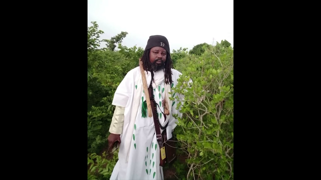 Cheick Cherif Adama Haidara offre un cadeau aux musulmans  sur les feuilles de « Fali wadjan »