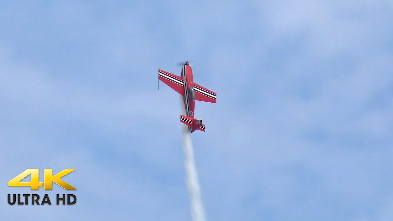 Mike Gallaway &ndash; Extra 300/S at 2020 Laredo Air Show