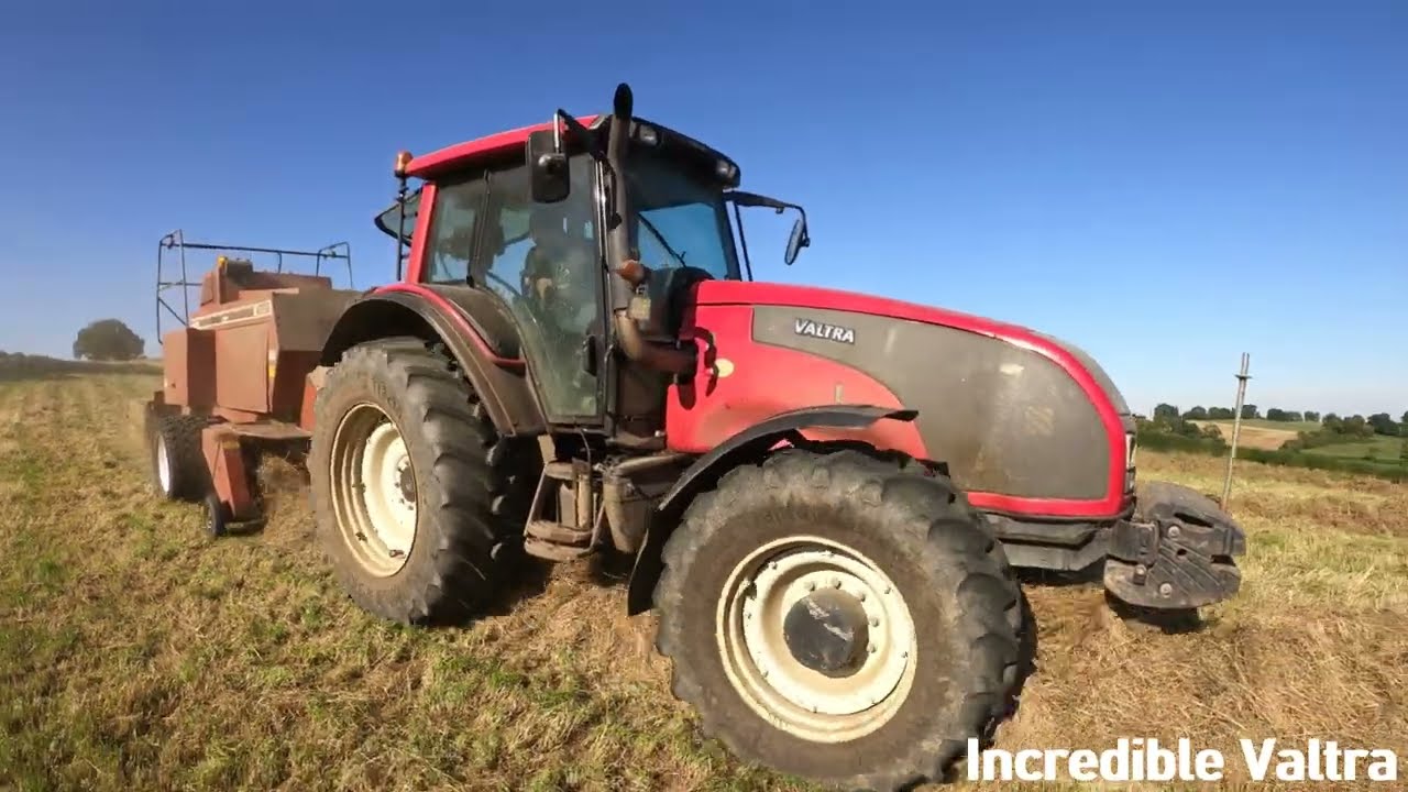2009 Valtra T151 6.6 Litre 6-Cyl Diesel Tractor (159 HP) with Heston 4750 Trailed Bailer