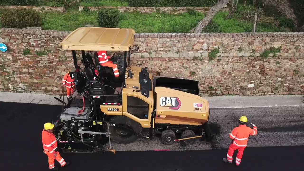 Customer Testimonial: Cat AP400 Asphalt Paver (Cobesco Srl, Tuscany Montaione, Italy)