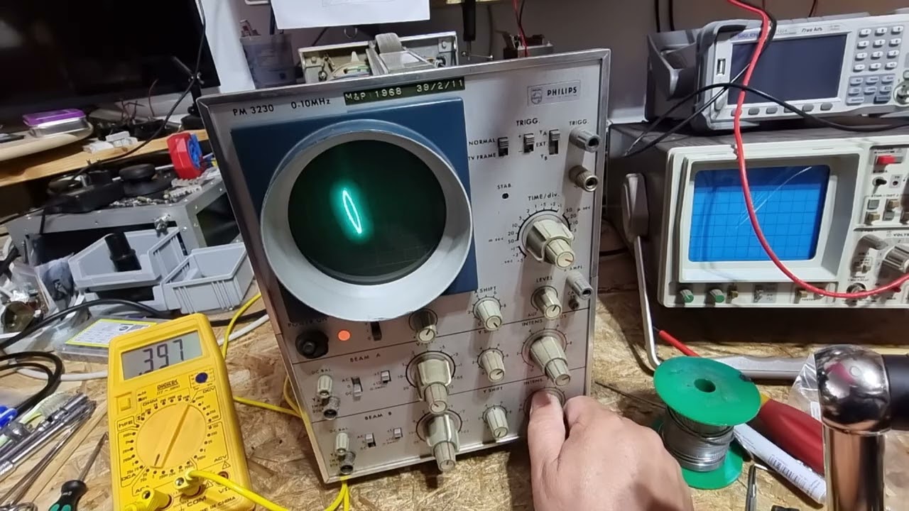 [205] Philips PM3230 Oszilloskop Teil 2 - Unter Spannung