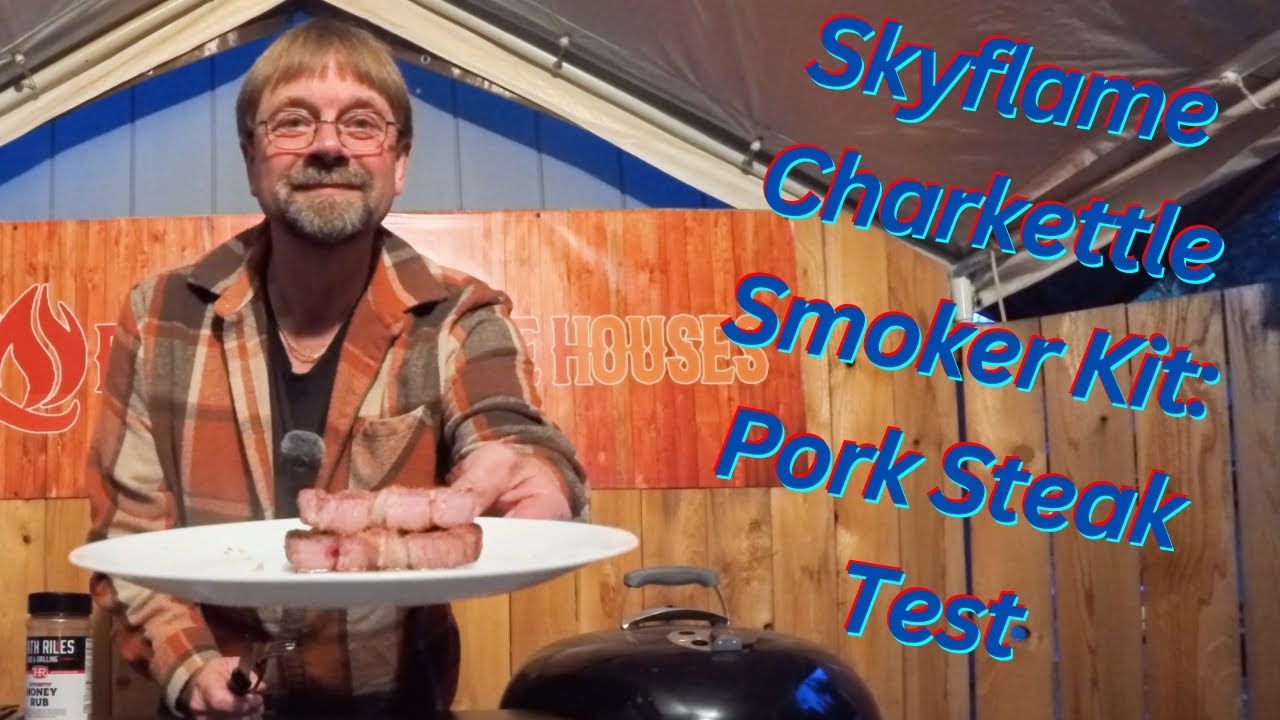 Набор для копчения Skyflame Charkettle Smoker Kit - для копчения и обжаривания свиных стейков.