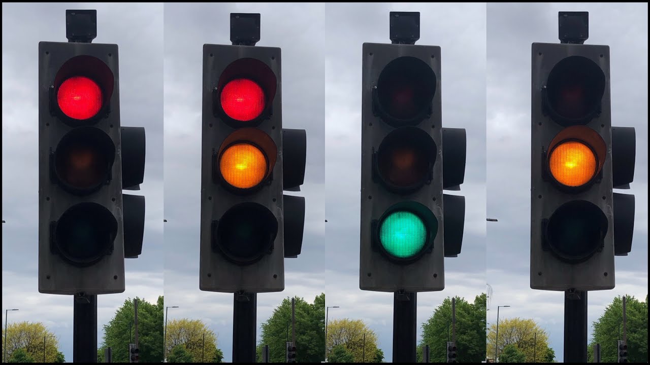 Richmond: Castelnau A306 J/O Church Road A3003, Plessey Automation Mellor Traffic Lights