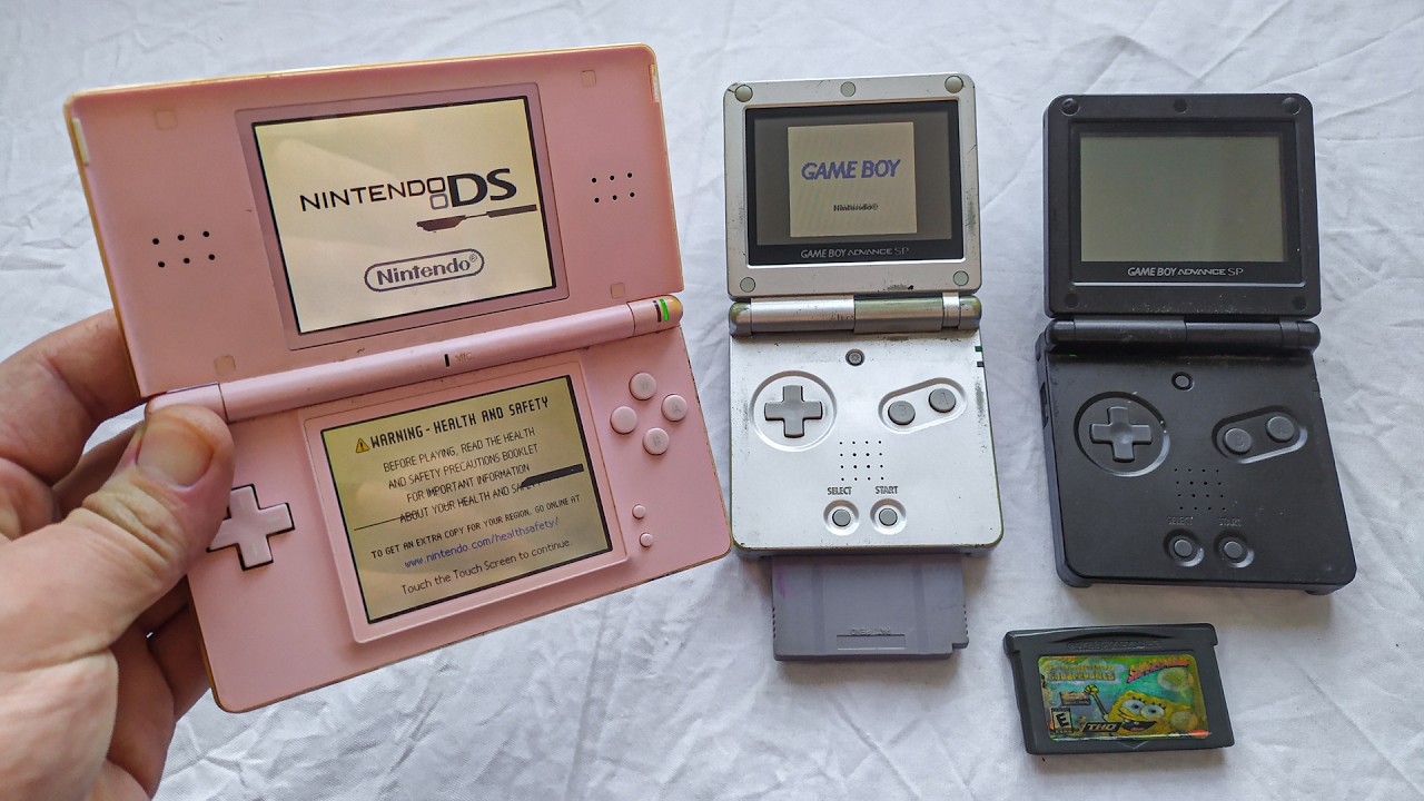 THE LEGENDARY NINTENDO GAME CONSOLES: NINTENDO GAME BOY AND DS LITE | WOW!