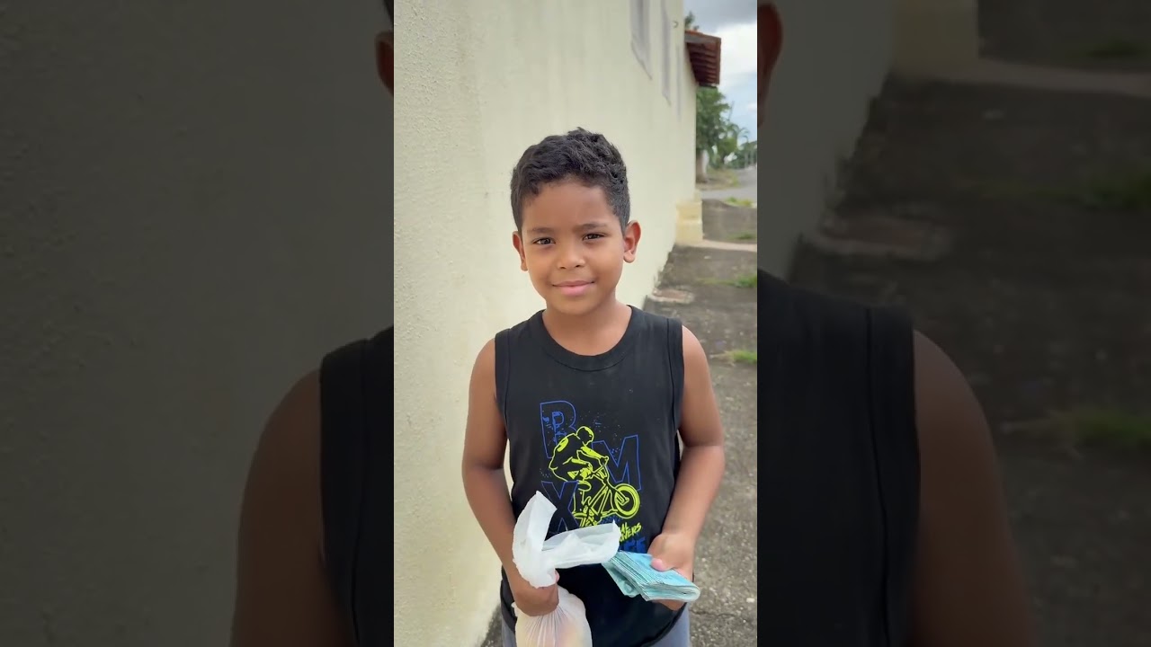 Garotinho com fome é encontrado por milionario