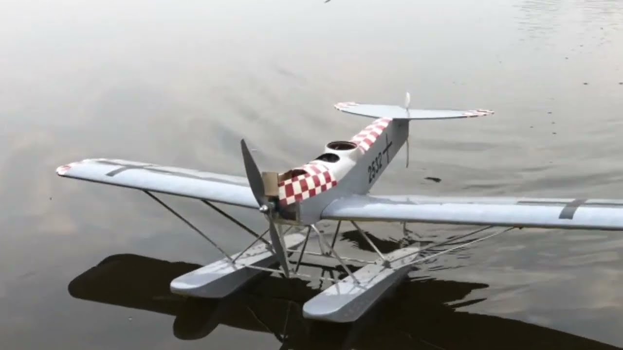 Balsawood Scale Model RC Airplanes Flight