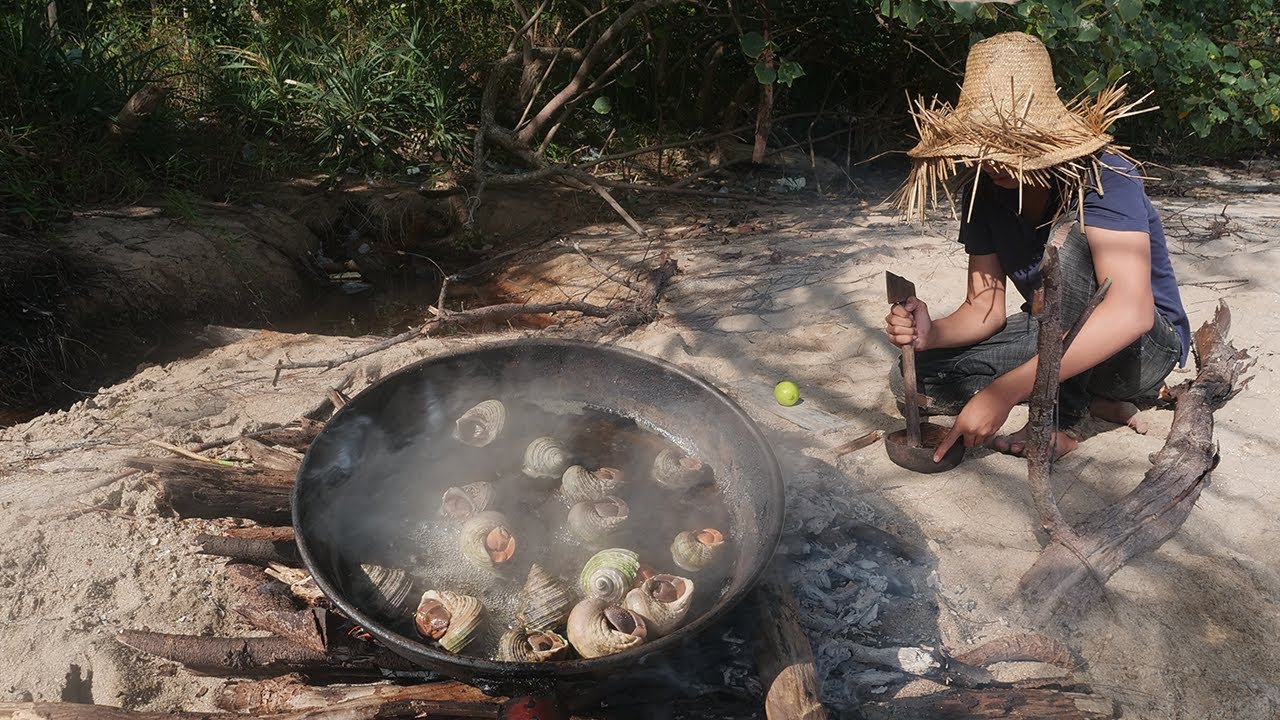 The Incredible Hermit Crab Boiling | Crab Trads Shells Catching and Cooking | Wilderness Food