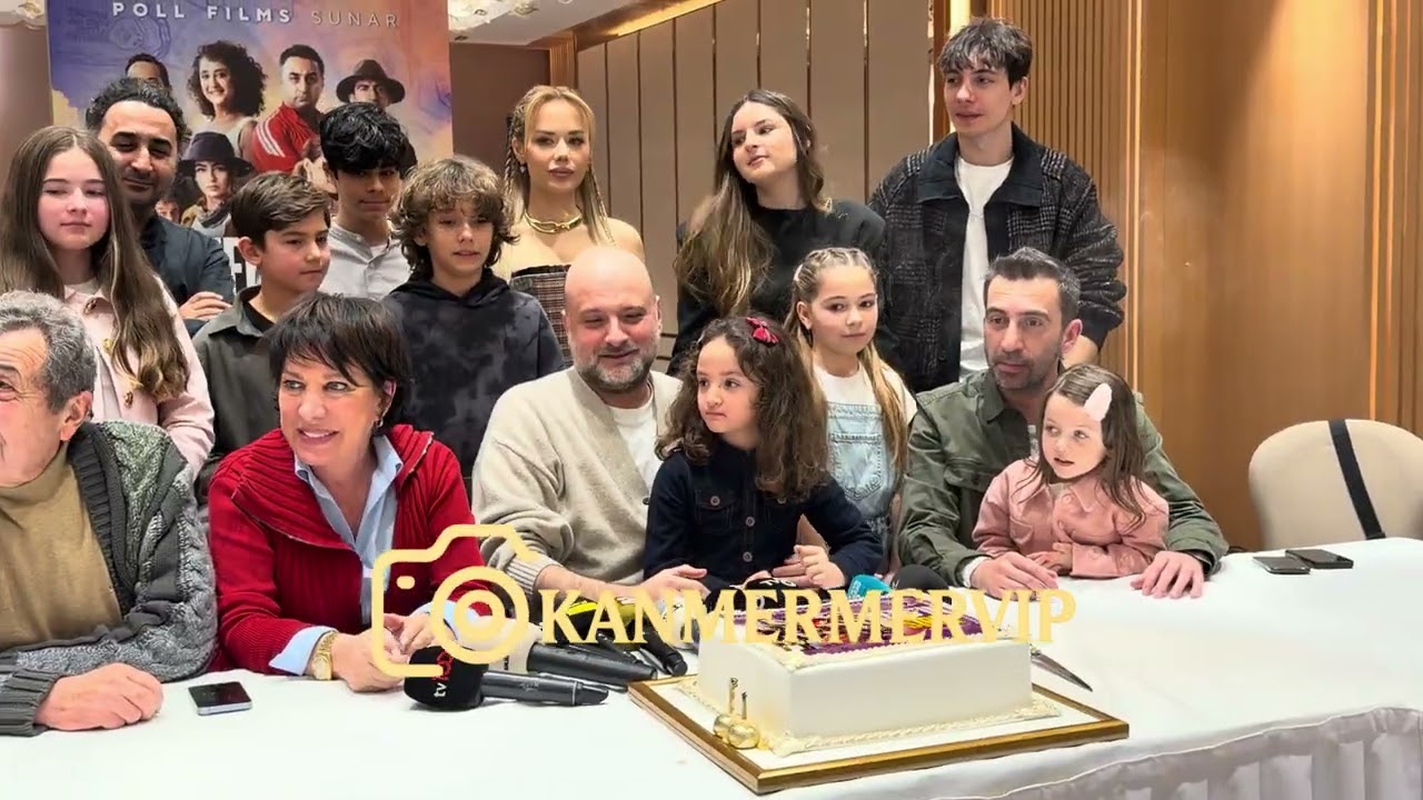 EFES’in SIRRI KUTLAMA YEMEĞİ #leyakirsan #emirberkezincidi #gamzekarta #efesinsırrı #sinema #film 