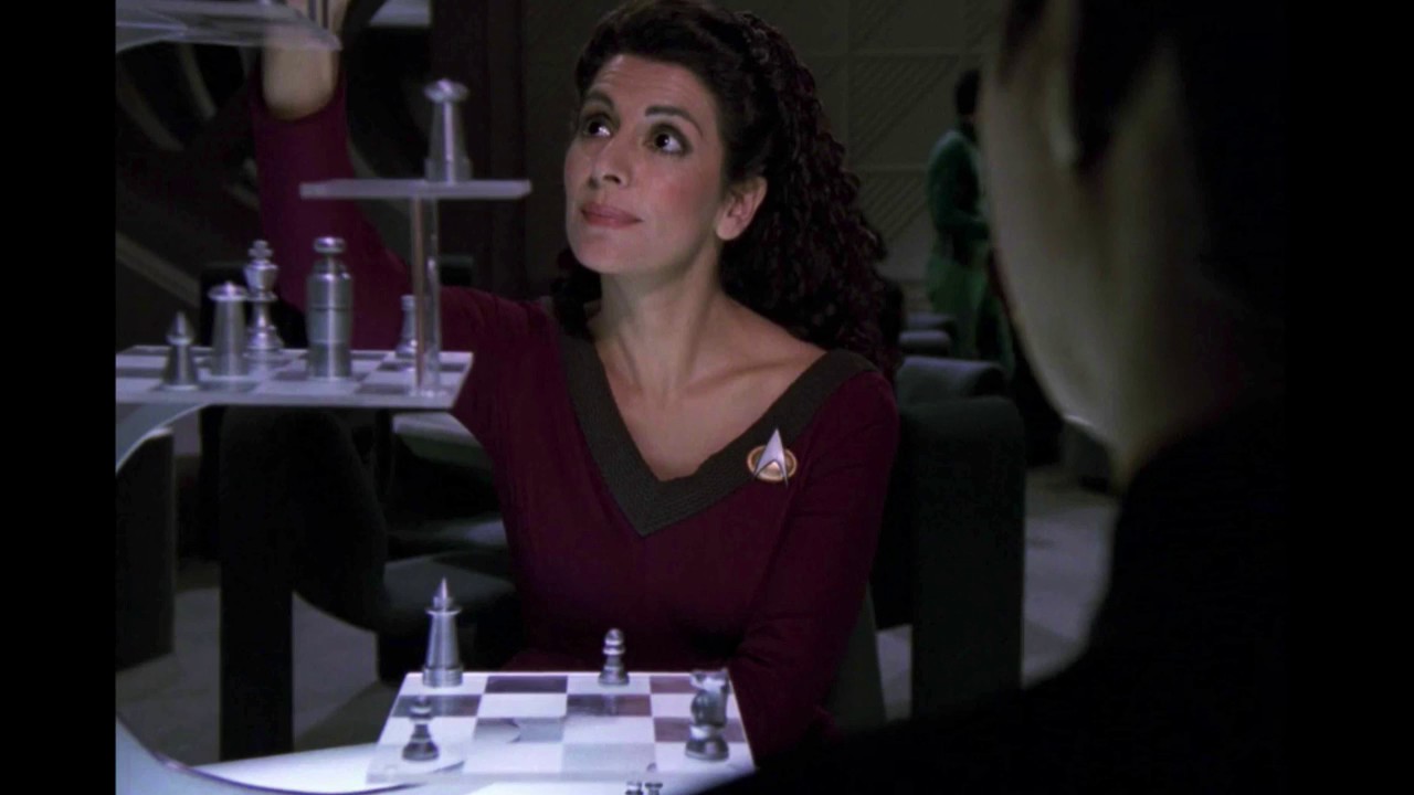 Star Trek TNG: S5E14 Conundrum Troi Beats Data in Chess