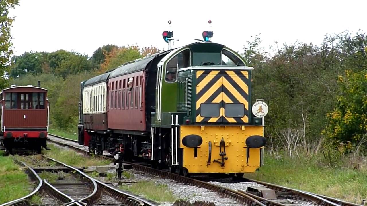 D2022 & D9521 depart Hayes Knoll