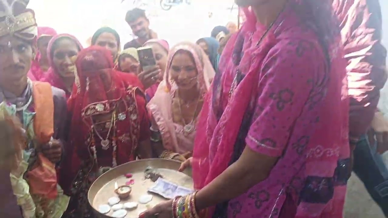 मेरे भाई की शादी होकर घर पर आ गई बहन ने मांगा देखें आप सब 