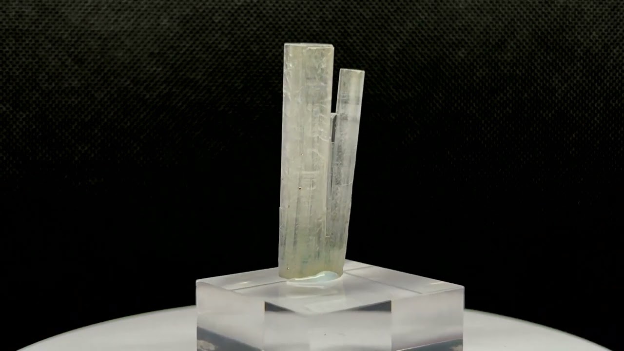 FLUORAPATITE, PYRITE 1P321