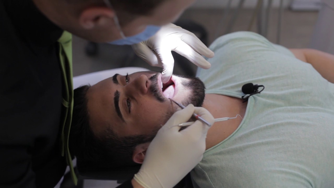 Qu'est-ce que le dentiste regarde dans votre bouche?