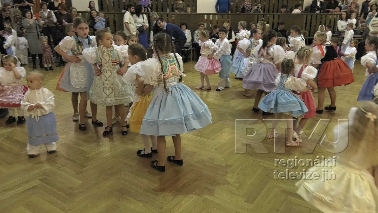 Dolní Bojanovice mají velkou základnu krojovaných dětí