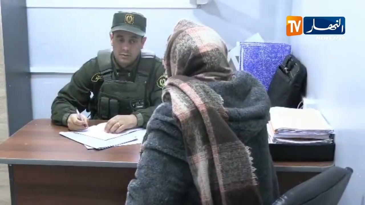 غليزان/ الدرك  يطيح بموظفة بمصلحة البطاقات الرمادية بوادي ارهيو حولت منزلها لإدارة موازية