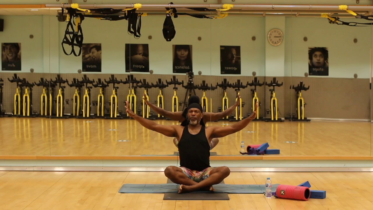 1 hour Yoga class with Carlton
