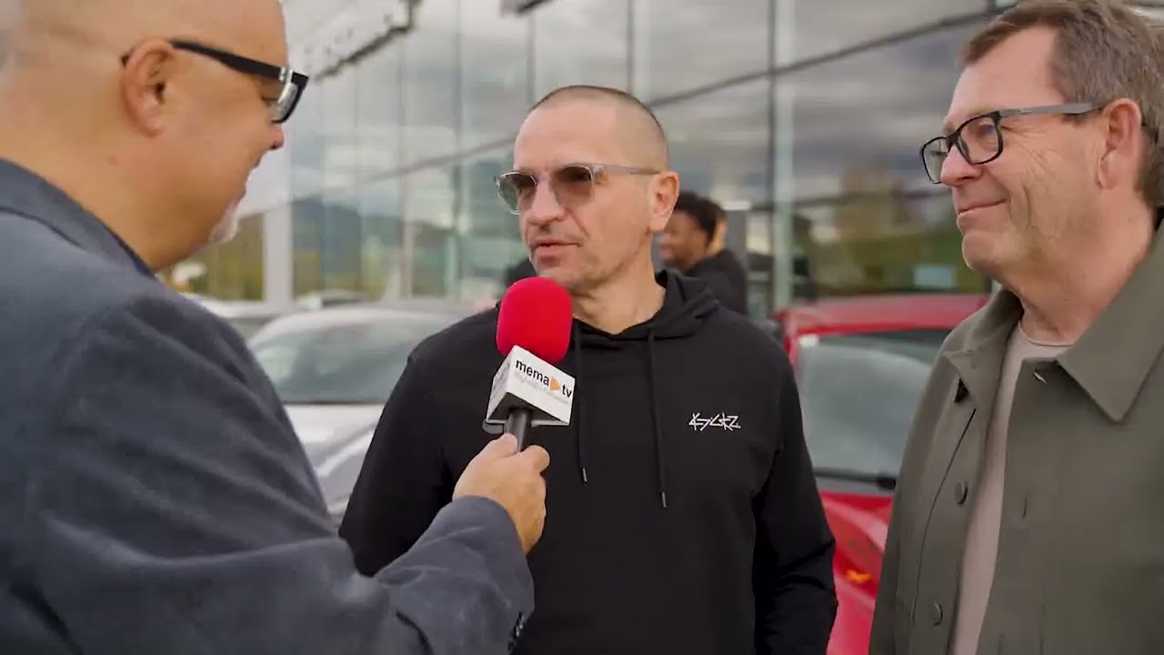 Autoübergabe an die Hefte Helfen Bulls im Autohaus Fürstaller