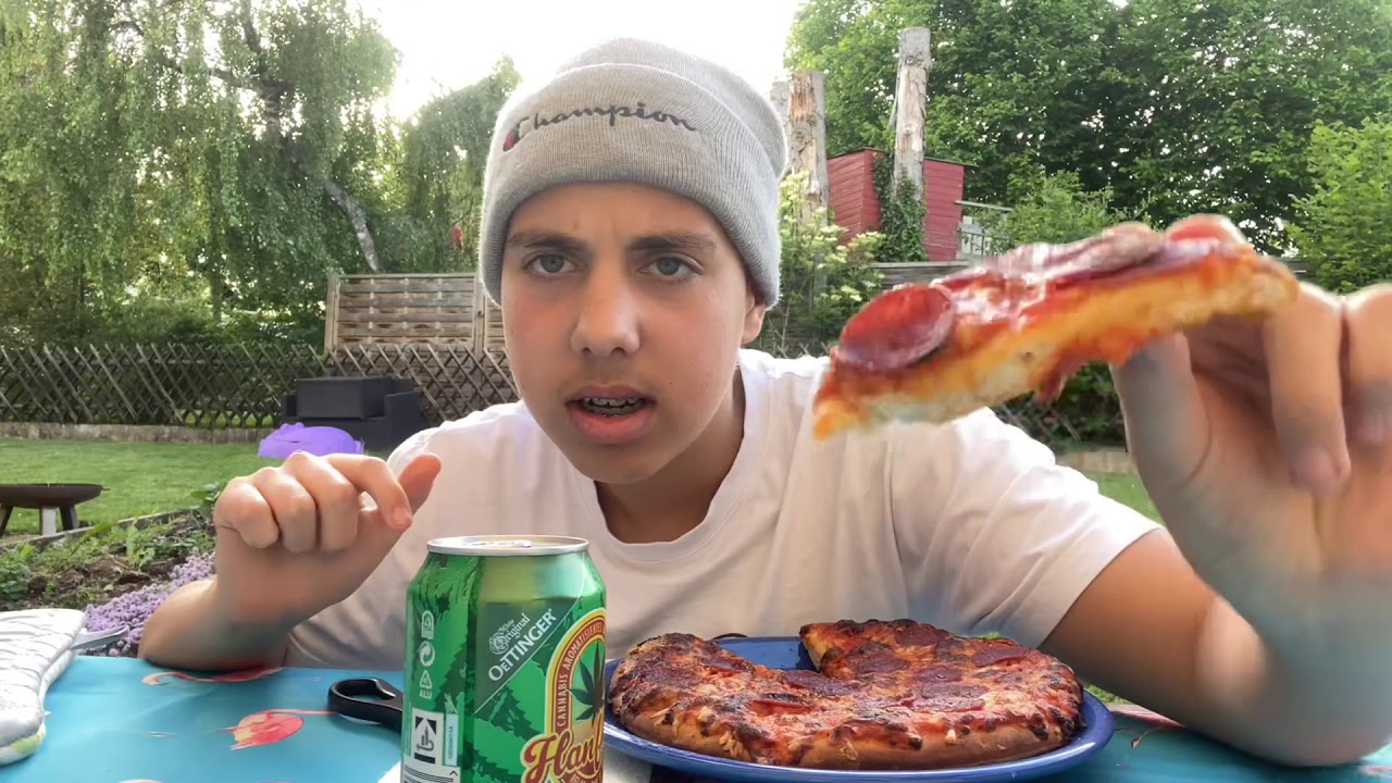 Wir Testen CAPITAL BRA Pizza 🍕| Schmeckt die überhaupt🤷‍♀️|MSCLJ