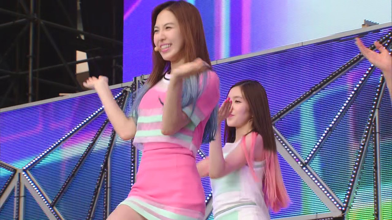 Red Velvet - Happiness SMTOWN 2014 World Tour