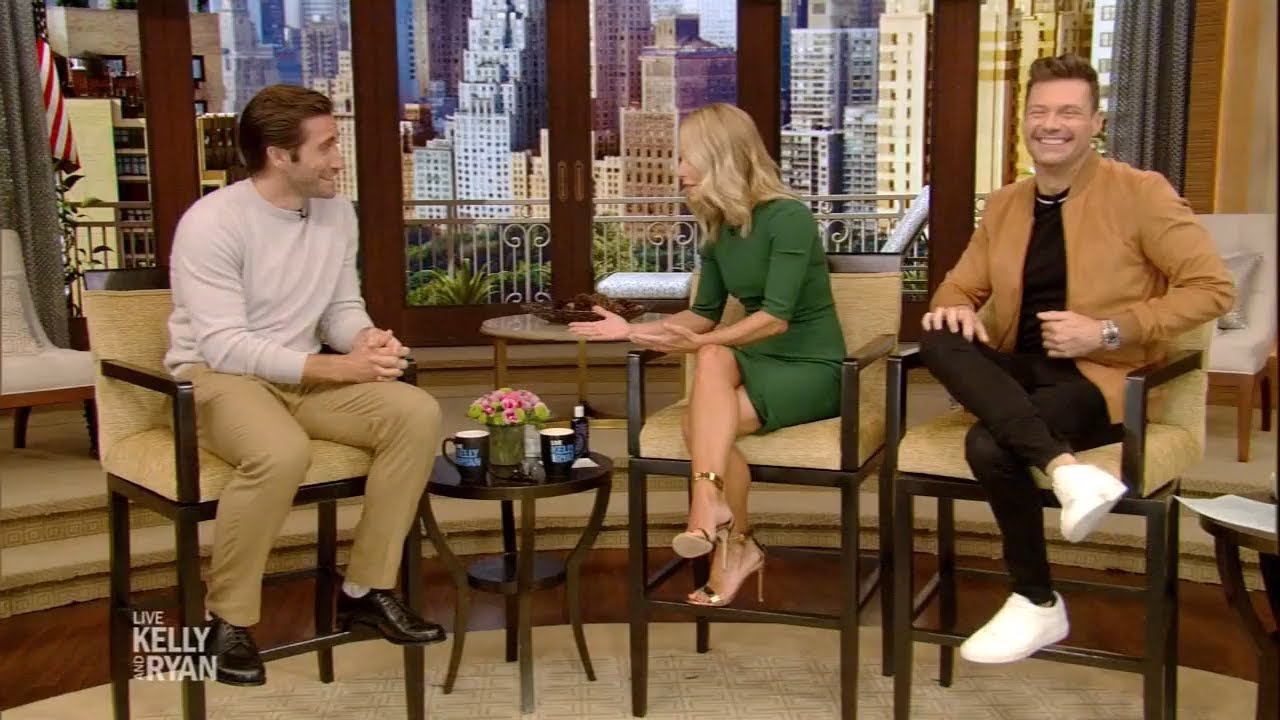 Kelly Has a Proposition for Jake Gyllenhaal