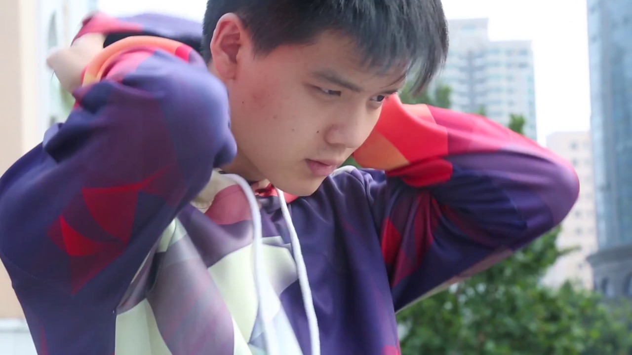 Cover head to defend a garment, wear a casual sense of fashion