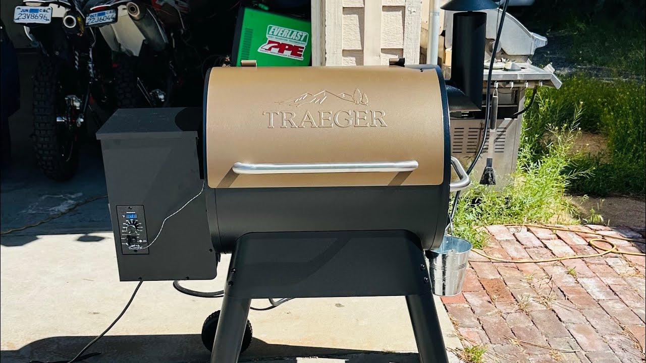 Купил себе пеллетный гриль-коптильню Traeger Pro 22. Давайте приготовим что-нибудь поесть.